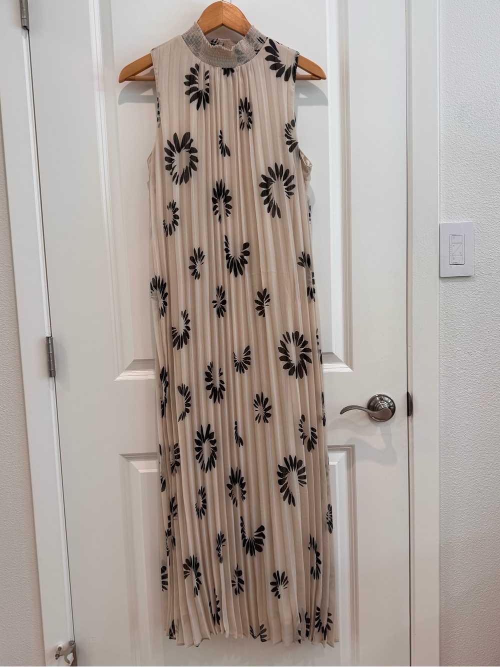 Halogen Cream Pleated Maxi Dress with Black Floral Motif size medium